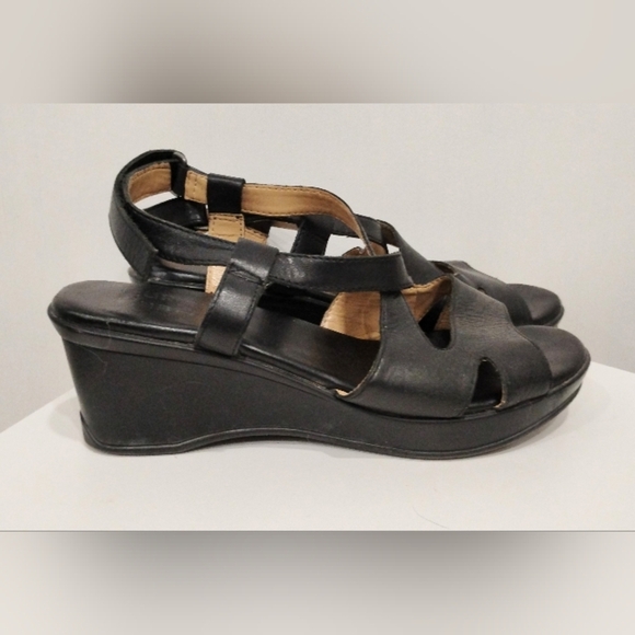 RETRO BLACK LEATHER SANDALS - Picture 1 of 5
